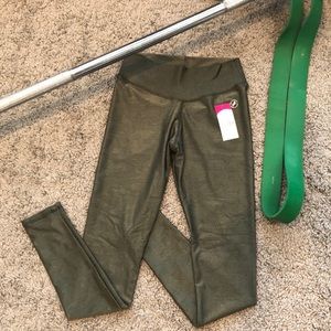 NWT ABS2B green croco camo scrunch booty leggings